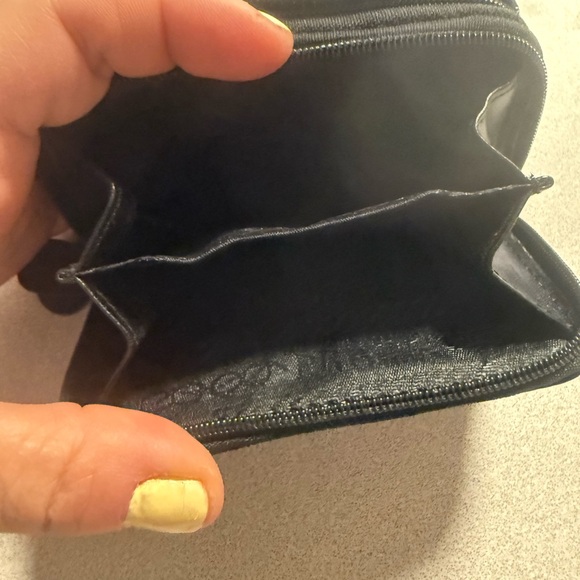 Prada Black Leather Zip Key Case with Logo - Picture 4 of 6